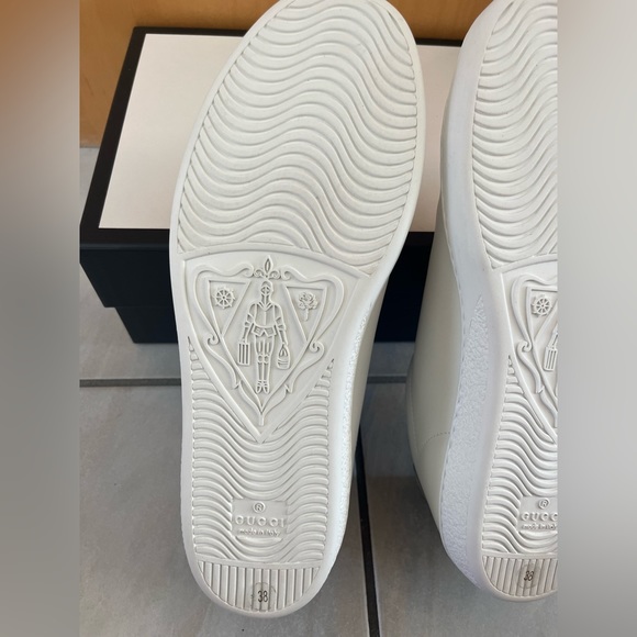 Gucci White Leather “Ace Sneakers with Interlocking G - Picture 6 of 14